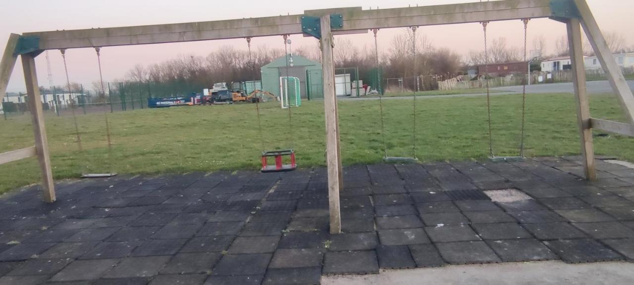 Przytulny Domek Holenderski Z Podgrzewanym Odkrytym Basenem Do Dyspozycji Gosci De Haan Luaran gambar