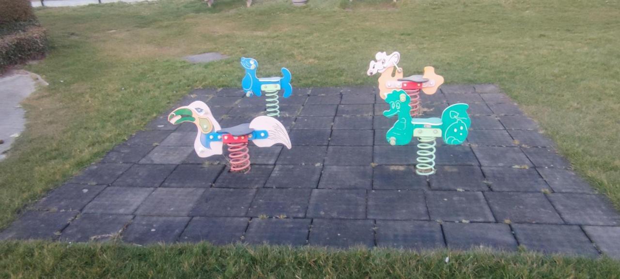 Przytulny Domek Holenderski Z Podgrzewanym Odkrytym Basenem Do Dyspozycji Gosci De Haan Luaran gambar