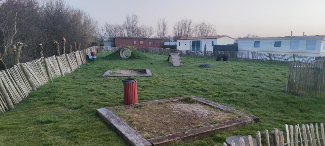 Przytulny Domek Holenderski Z Podgrzewanym Odkrytym Basenem Do Dyspozycji Gosci De Haan Luaran gambar