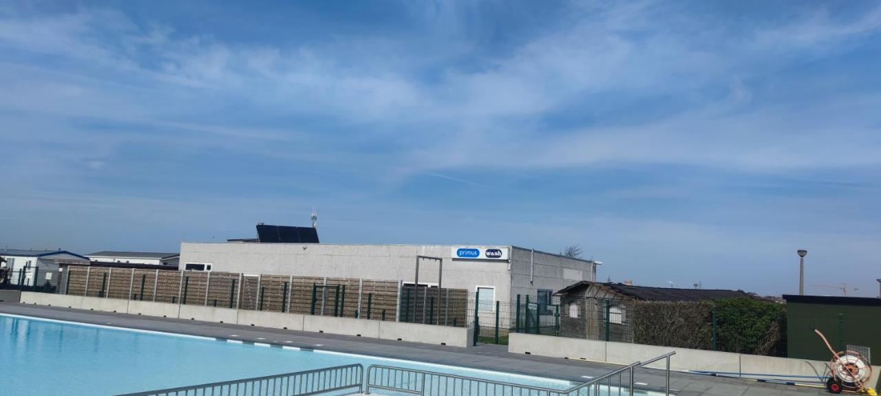Przytulny Domek Holenderski Z Podgrzewanym Odkrytym Basenem Do Dyspozycji Gosci De Haan Luaran gambar